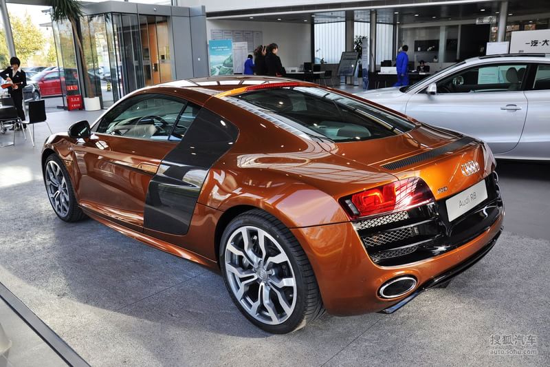 奥迪r8是quattro吗的简单介绍 奥迪r8是quattro吗的简单介绍